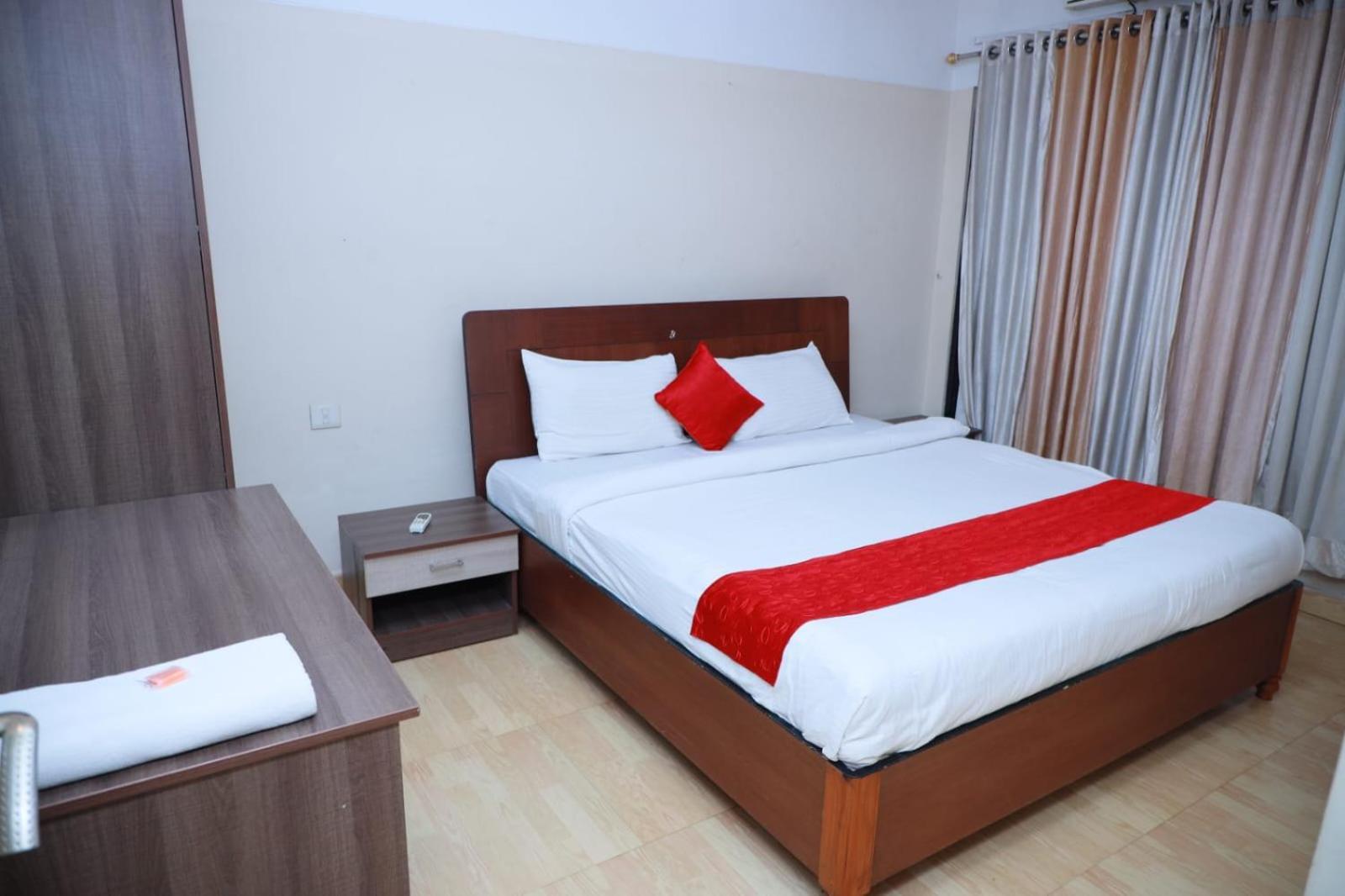 Hotel Tayas Trippapur Exteriér fotografie